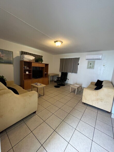 More Photos Of 14711 Gulf Blvd, Madeira Beach Hotel For Sale