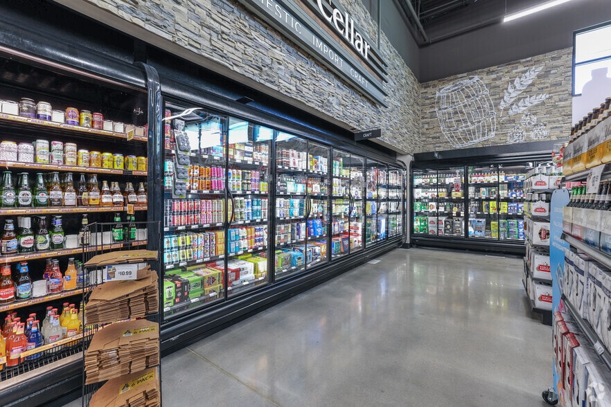 More Photos Of 16533 N May Ave, Edmond Unknown For Lease