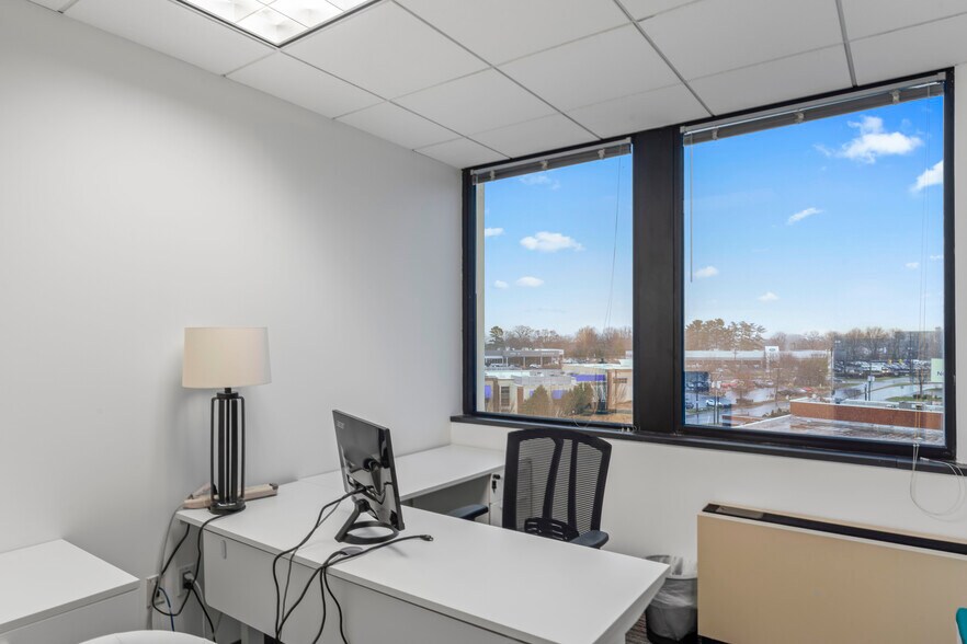 More Photos Of 6400 Arlington Blvd, Falls Church Office For Lease