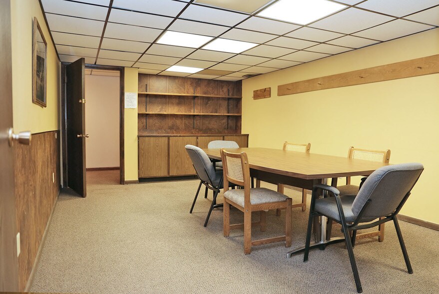 More Photos Of 1111 E Lincolnway, Cheyenne Loft Creative Space For Lease