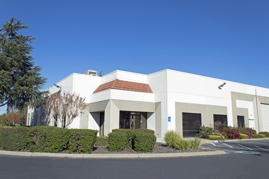 More Photos Of 3920 W Capitol Ave, West Sacramento Warehouse For Sale