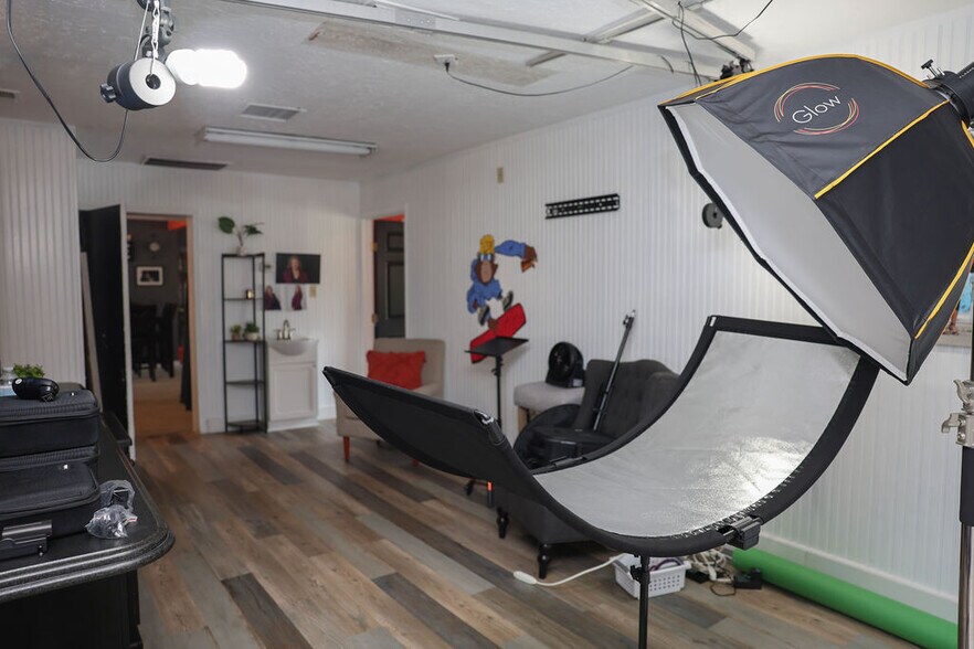 More Photos Of 502 Staitti St, Humble Office Residential For Sale