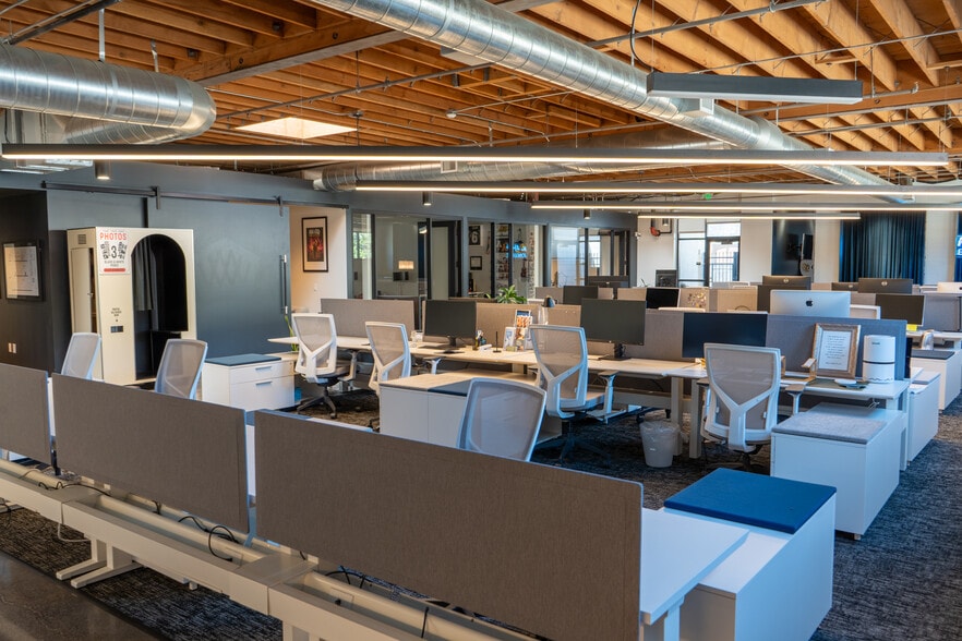 More Photos Of 1909 H St, Sacramento Office For Lease