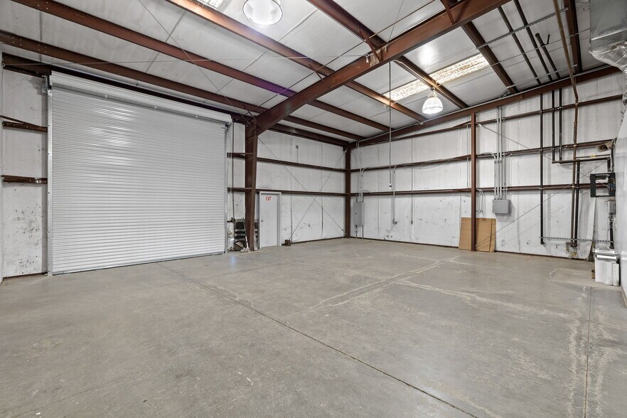 More Photos Of 2550 E Belle Ter, Bakersfield Manufacturing For Lease