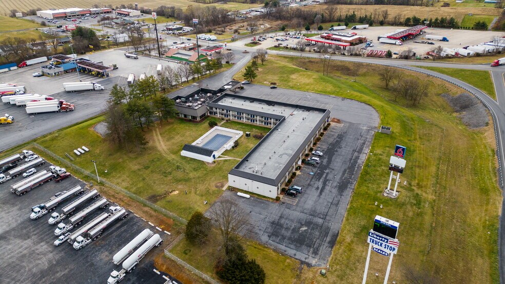 More Photos Of 250 Conicville Rd, Mount Jackson Hotel For Lease