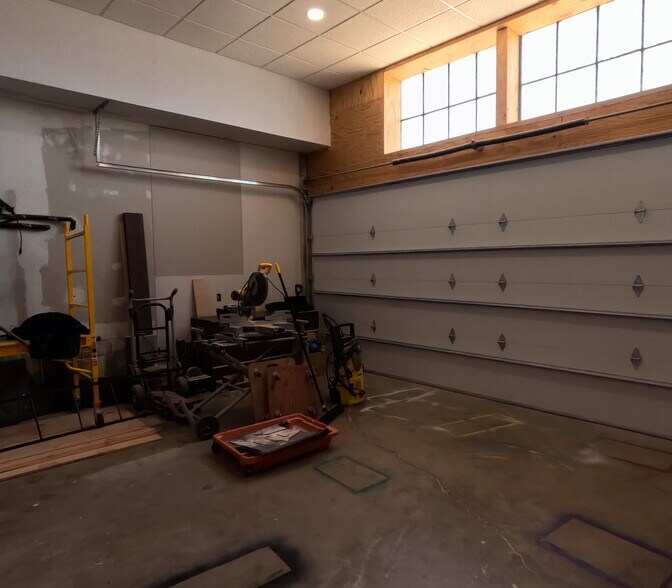 More Photos Of 1110 Main St, Lubbock Office For Sale