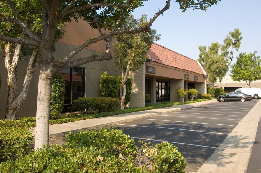 More Photos Of 657-727 Brea Canyon Rd, Walnut Unknown For Lease