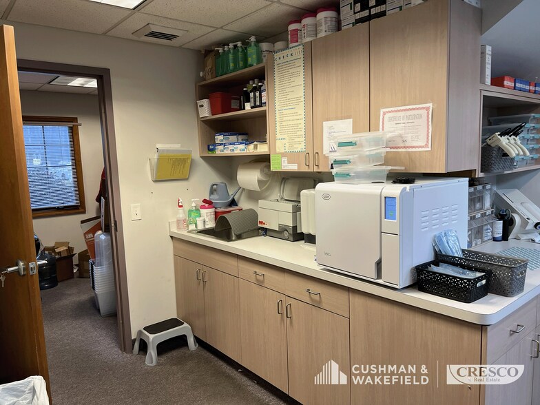 More Photos Of 552-576 N Leavitt Rd, Amherst Medical For Sale