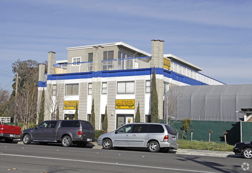 More Photos Of 27910 Industrial Blvd, Hayward Light Manufacturing For Lease