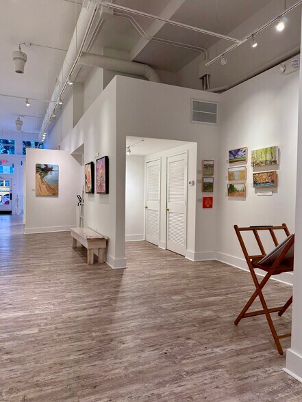 More Photos Of 22 Campbell Ave SE, Roanoke Storefront Retail Residential For Lease