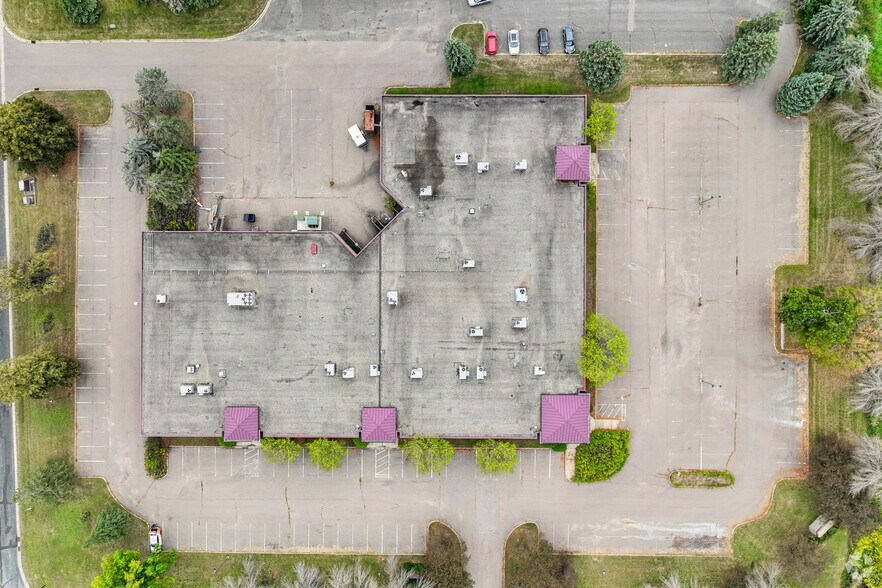 More Photos Of 343 E 82nd St, Chaska Warehouse For Sale