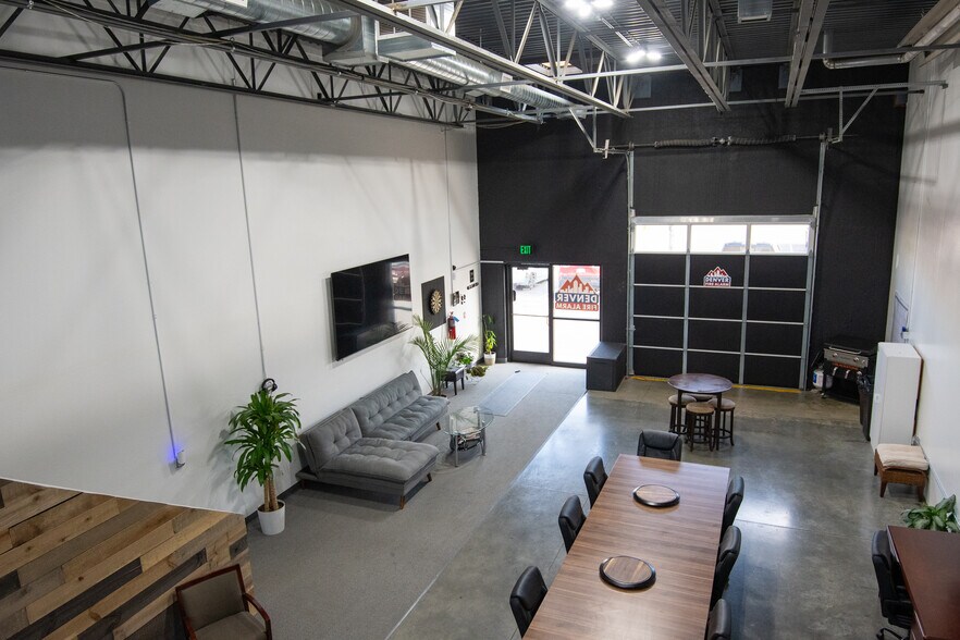 Primary Photo Of 4605 Quebec St, Denver Light Distribution For Sale