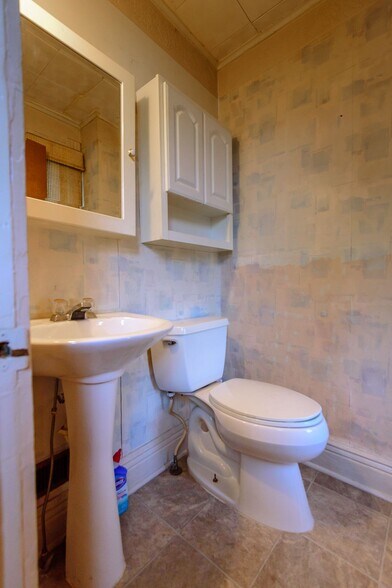 More Photos Of 1108 Humphrey St, Monroe Apartments For Sale