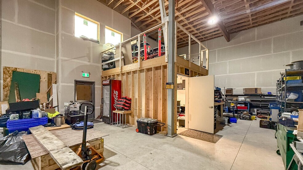 More Photos Of 2842-2848 Fenwick Rd, Kelowna Industrial For Sale