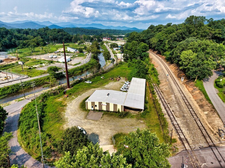 Primary Photo Of 92 Thompson St, Asheville Warehouse For Sale