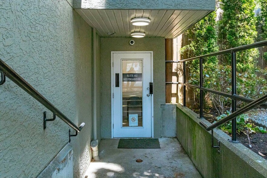 More Photos Of 832 Fisgard St, Victoria Office For Sale
