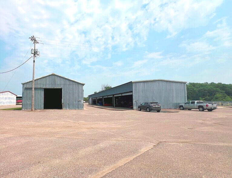 More Photos Of 609 13th Ave NE, Little Falls Manufacturing For Lease