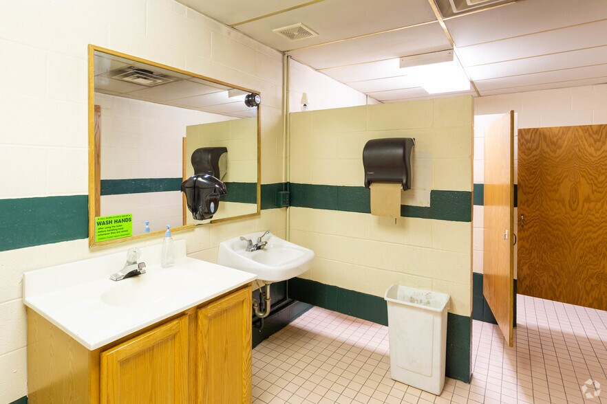 More Photos Of 2107 Rt-48, Fulton Restaurant For Sale