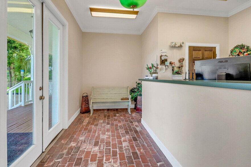 More Photos Of 1312 15th St N, Immokalee Office For Sale