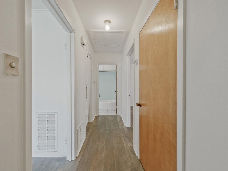 More Photos Of 2326 Hartford Rd, Austin Apartments For Sale