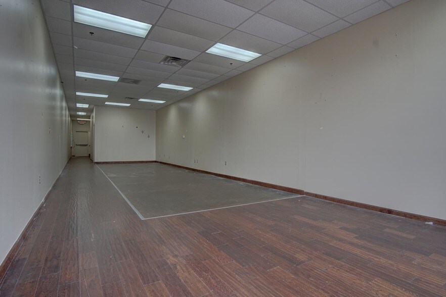 More Photos Of 12910 Highway 92, Woodstock Storefront For Lease