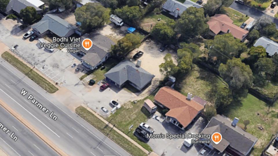 More Photos Of 2303 Parmer Ln, Austin Freestanding For Sale