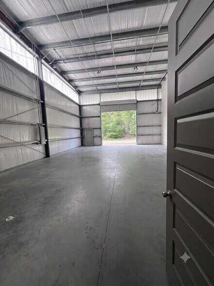 More Photos Of 28408 Sweetgum Rd, Magnolia Warehouse For Lease