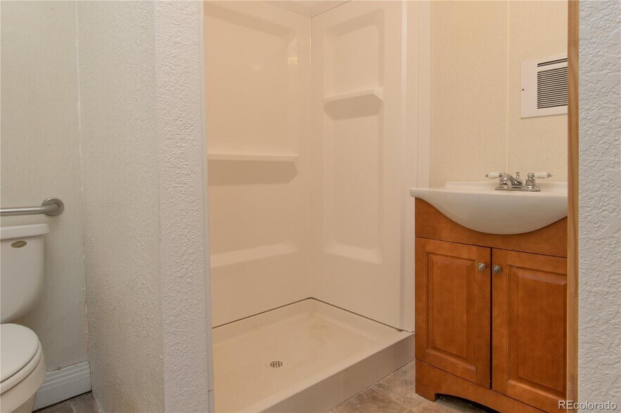 More Photos Of 325 E Kiowa Ave, Elizabeth Office For Sale