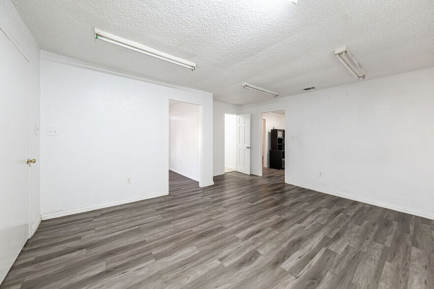 More Photos Of 2504 Holliday Rd, Wichita Falls Office For Sale