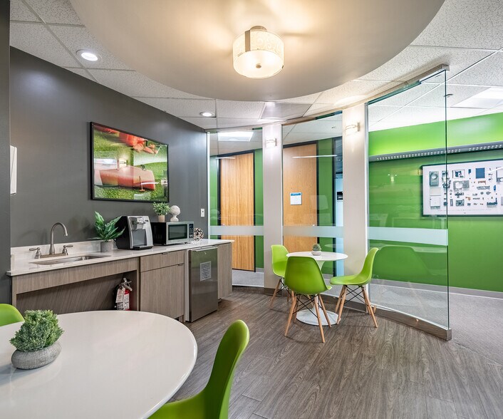 More Photos Of 14800 Quorum Dr, Dallas Office For Lease