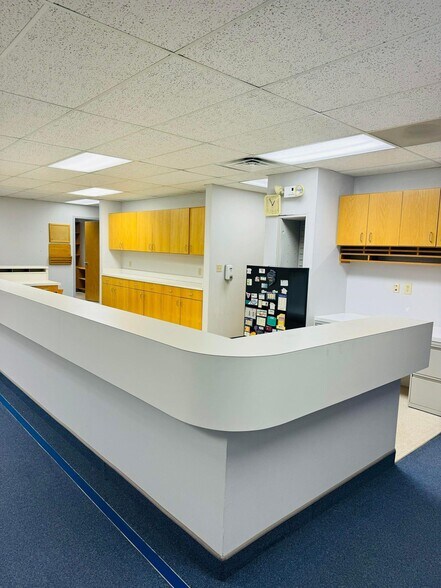 More Photos Of 2020 Central Ave, Dodge City Medical For Sale