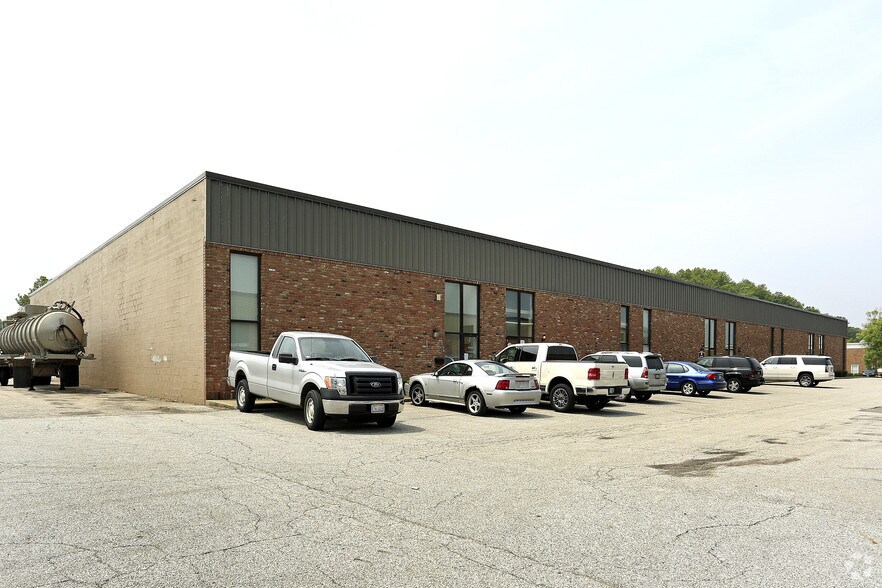 More Photos Of 10055 Sweet Valley Dr, Valley View Unknown For Lease