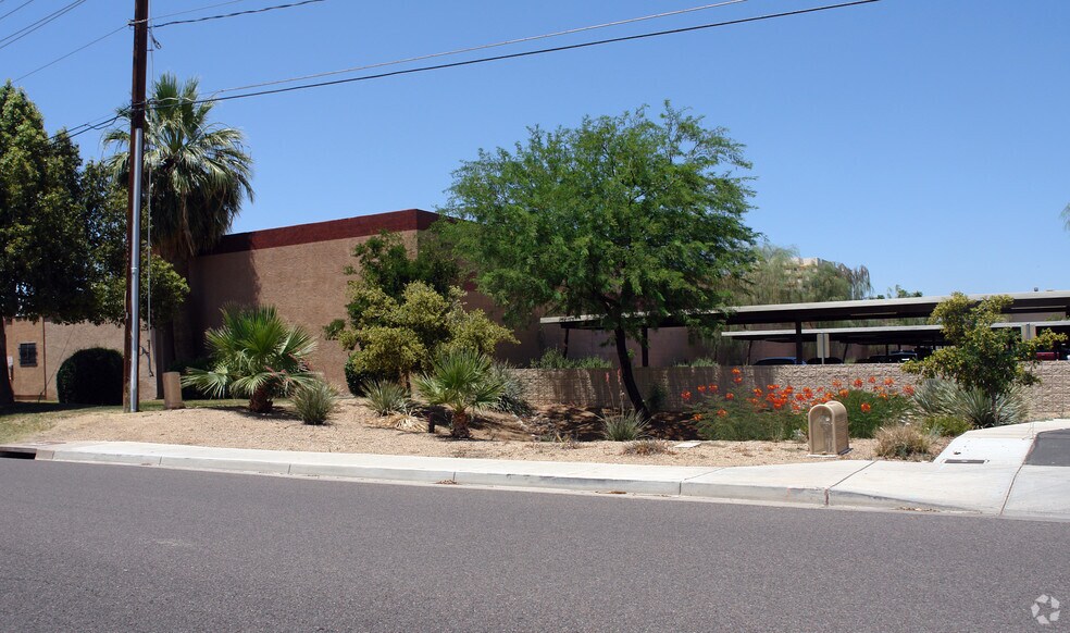 More Photos Of 2602-2606 W Townley Ave, Phoenix Warehouse For Lease