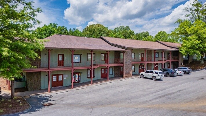 More Photos Of 2700 S Roan St, Johnson City Medical For Lease