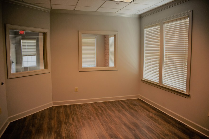 More Photos Of 1830 Peachtree Pky, Cumming Medical For Sale