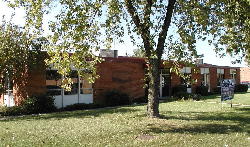 More Photos Of 502 Vista Ave, Addison Warehouse For Lease