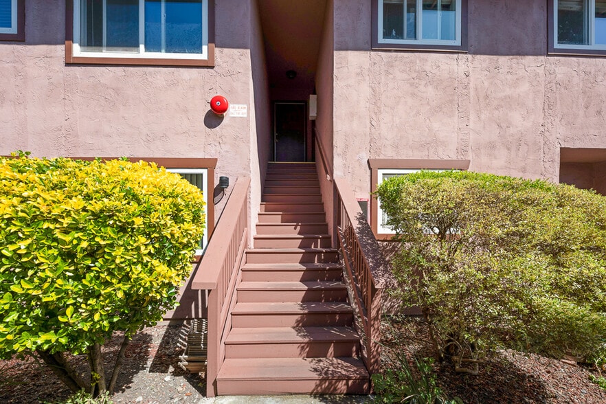 More Photos Of 7488 Bridgit Dr, Rohnert Park Apartments For Sale