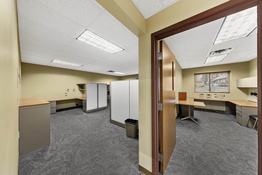 More Photos Of 180 Ushers Rd, Round Lake Warehouse For Sale