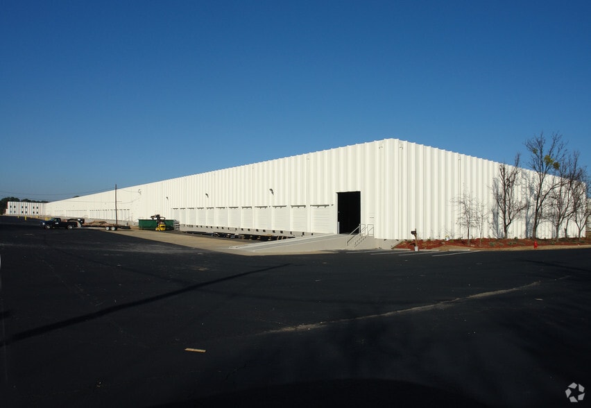 More Photos Of 4099 Old Dixie Hwy, Hapeville Warehouse For Lease