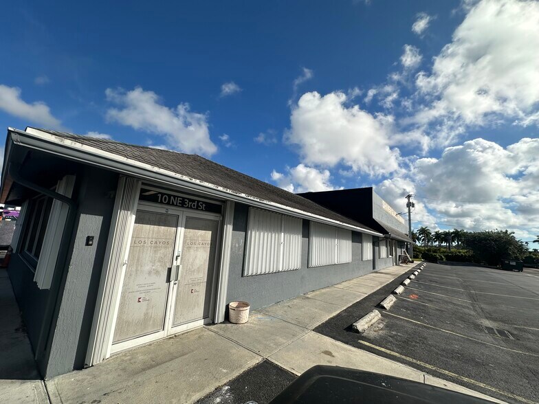 More Photos Of 10 NE 3rd St, Florida City Warehouse For Lease