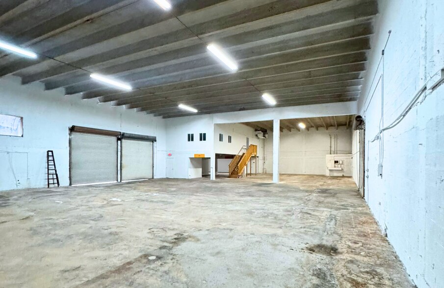 More Photos Of 7460-7580 NW 82nd St, Medley Warehouse For Lease