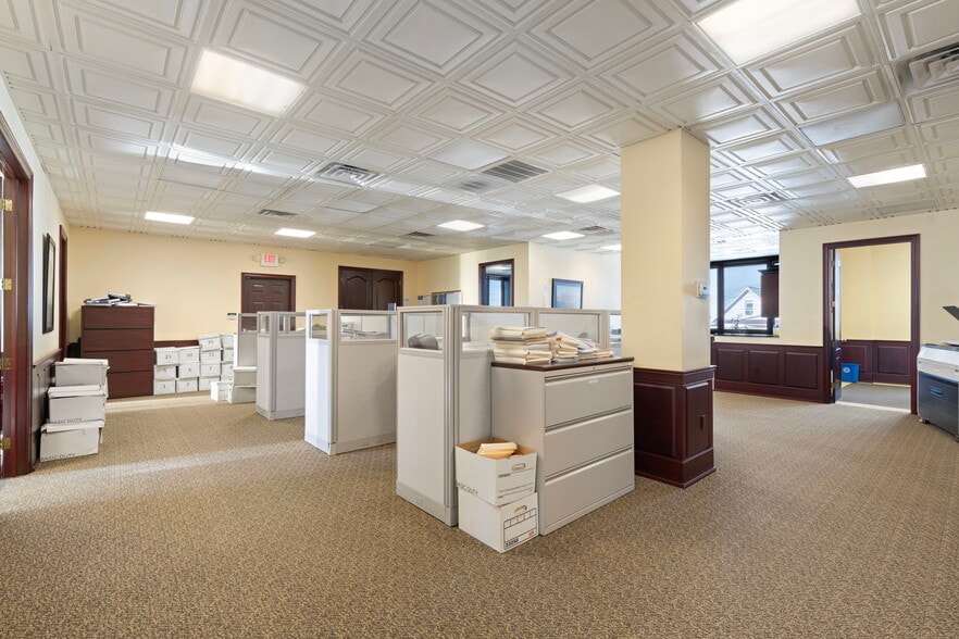 More Photos Of 188 Van Buren St, Staten Island Warehouse For Sale