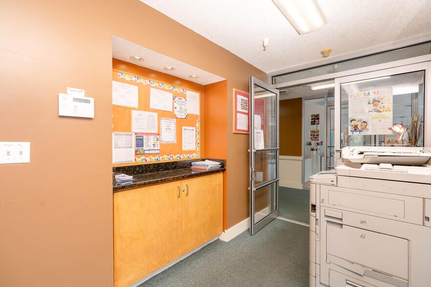 More Photos Of 2081 Mesa Valley Way, Austell Specialty For Sale