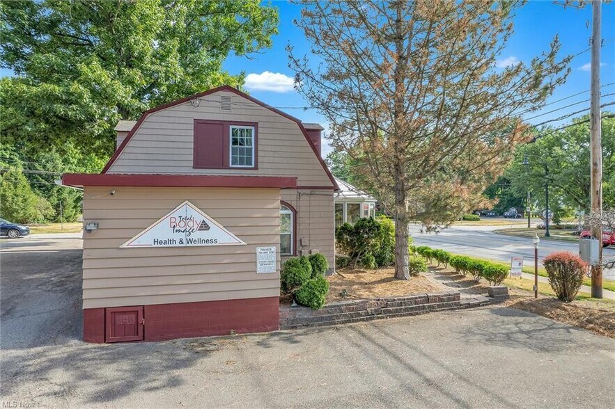 More Photos Of 7285 Center St, Mentor Office Residential For Sale