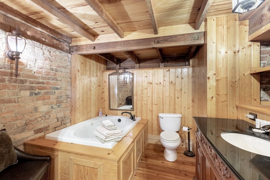 More Photos Of 2416 Lowesville Rd, Amherst Hospitality For Sale