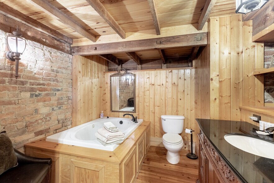 More Photos Of 2416 Lowesville Rd, Amherst Hospitality For Sale