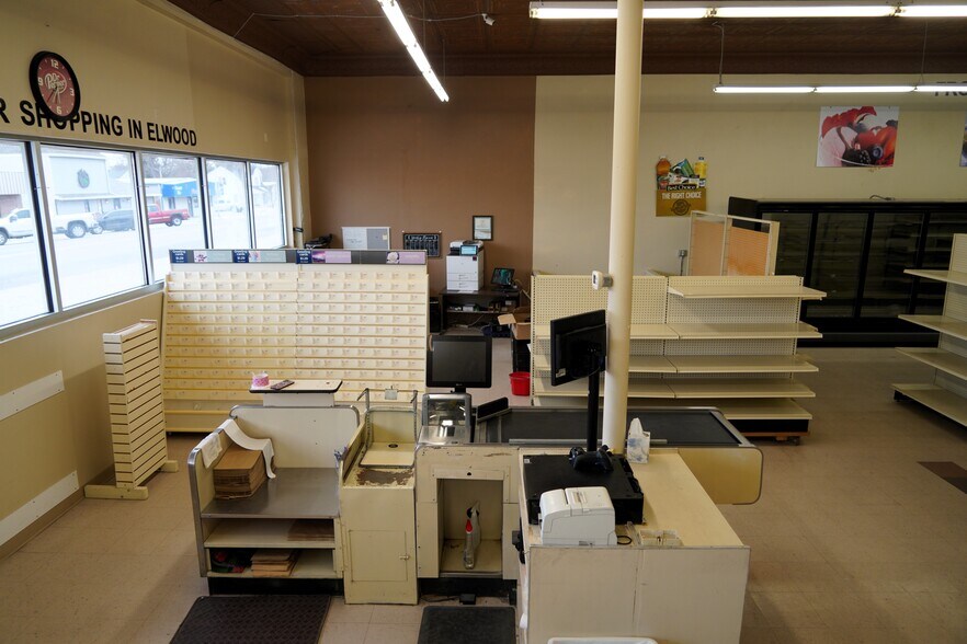 More Photos Of 304 Smith Ave, Elwood General Retail For Sale
