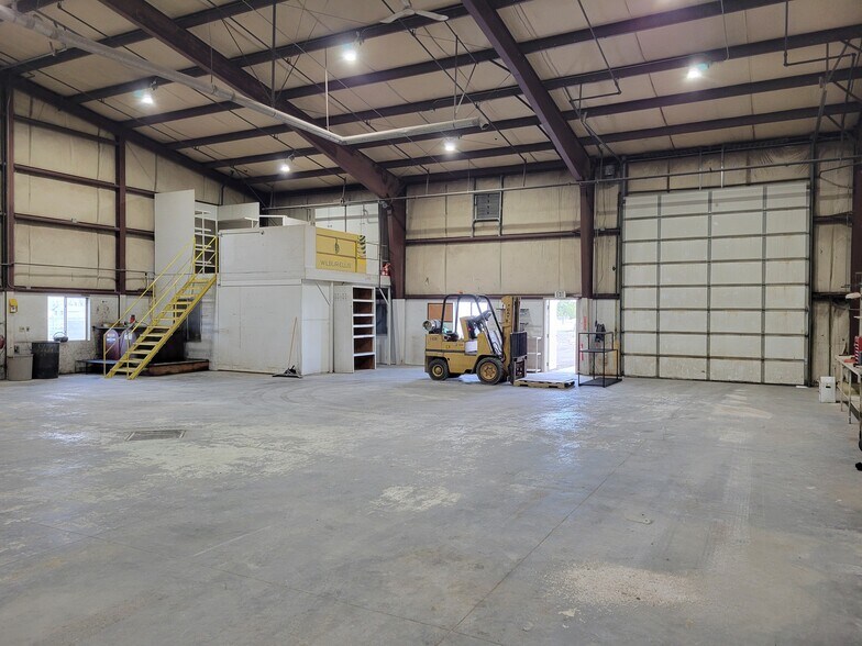More Photos Of 500 NW Cherry Ln, Madras Industrial For Sale