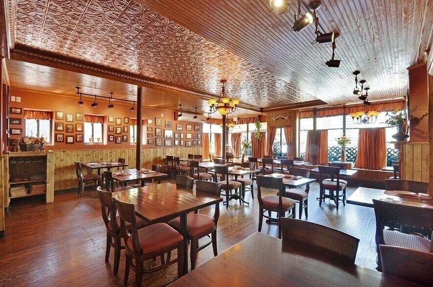 More Photos Of 312 Leonard St, Brooklyn Storefront Retail Residential For Lease