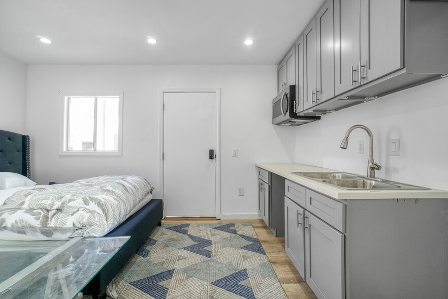 More Photos Of 5107 Crenshaw Blvd, Los Angeles Apartments For Sale